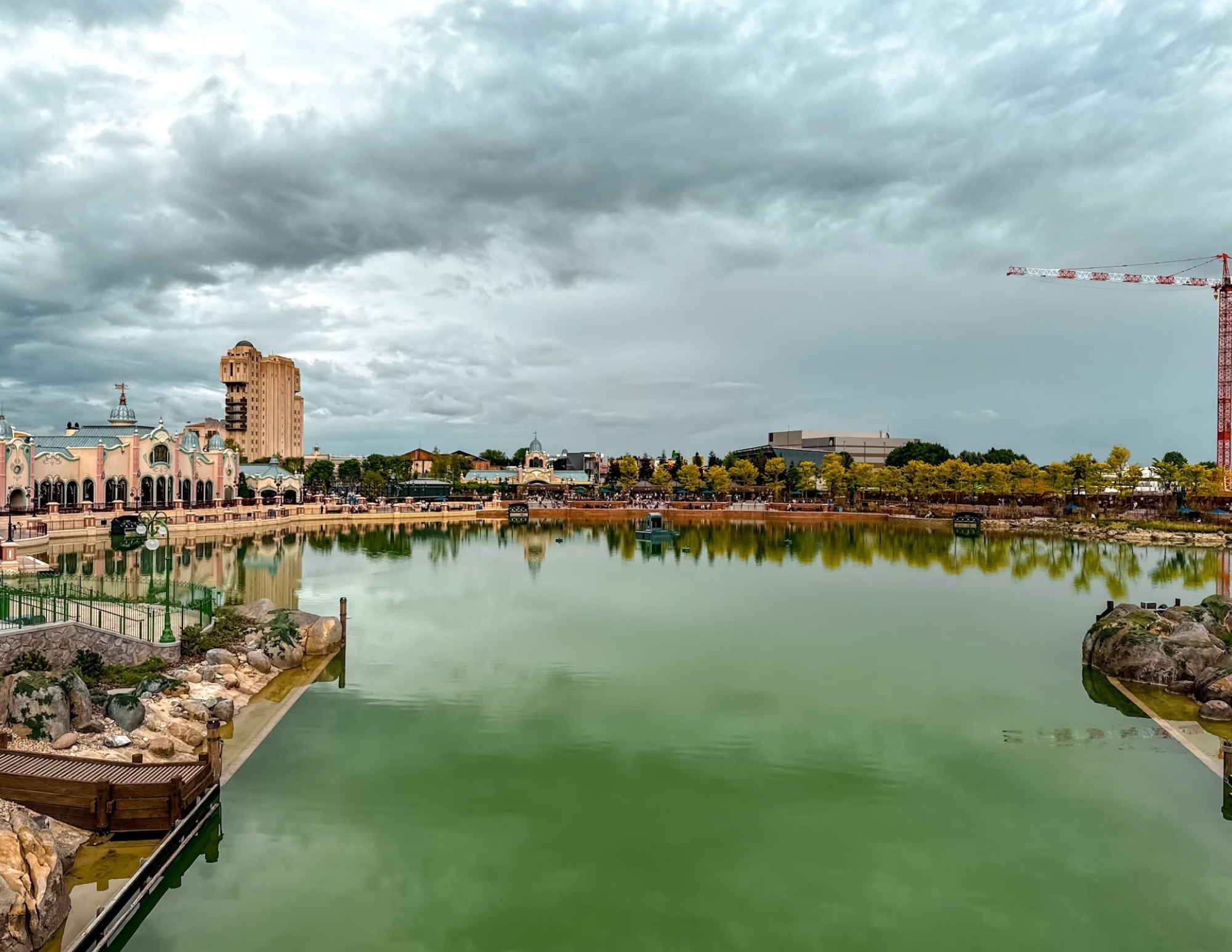 Disneyland Paris Guide (3).png